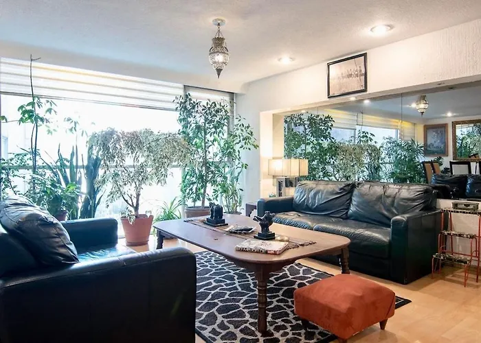 Eclectic Jungle: 4 Bedrooms In Beautifull Polanco