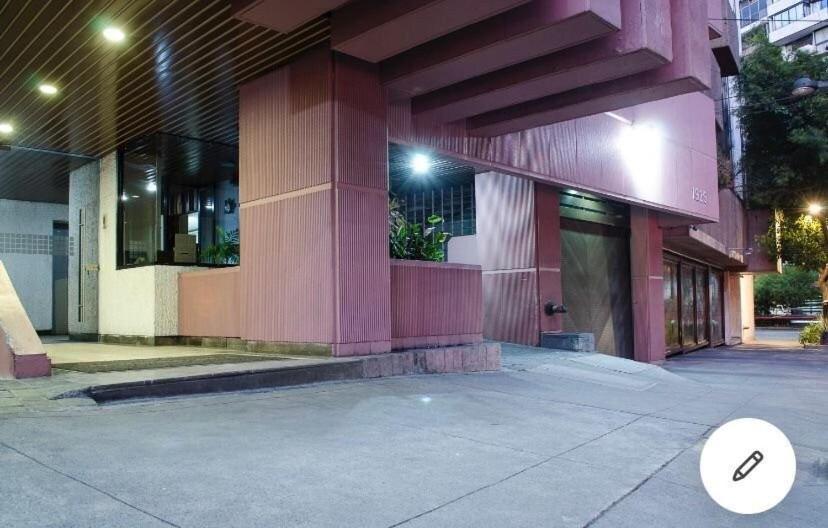 Eclectic Jungle: 4 Bedrooms In Beautifull Polanco