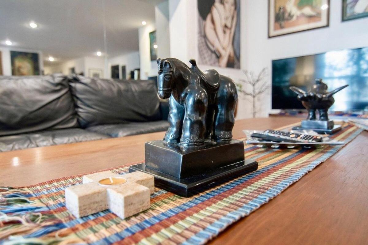 Eclectic Jungle: 4 Bedrooms In Beautifull Polanco
